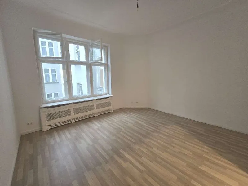 Schöne Altbau-Wohnung mit EBK in begehrter KU-DAMM-TOP-LAGE — photo 1